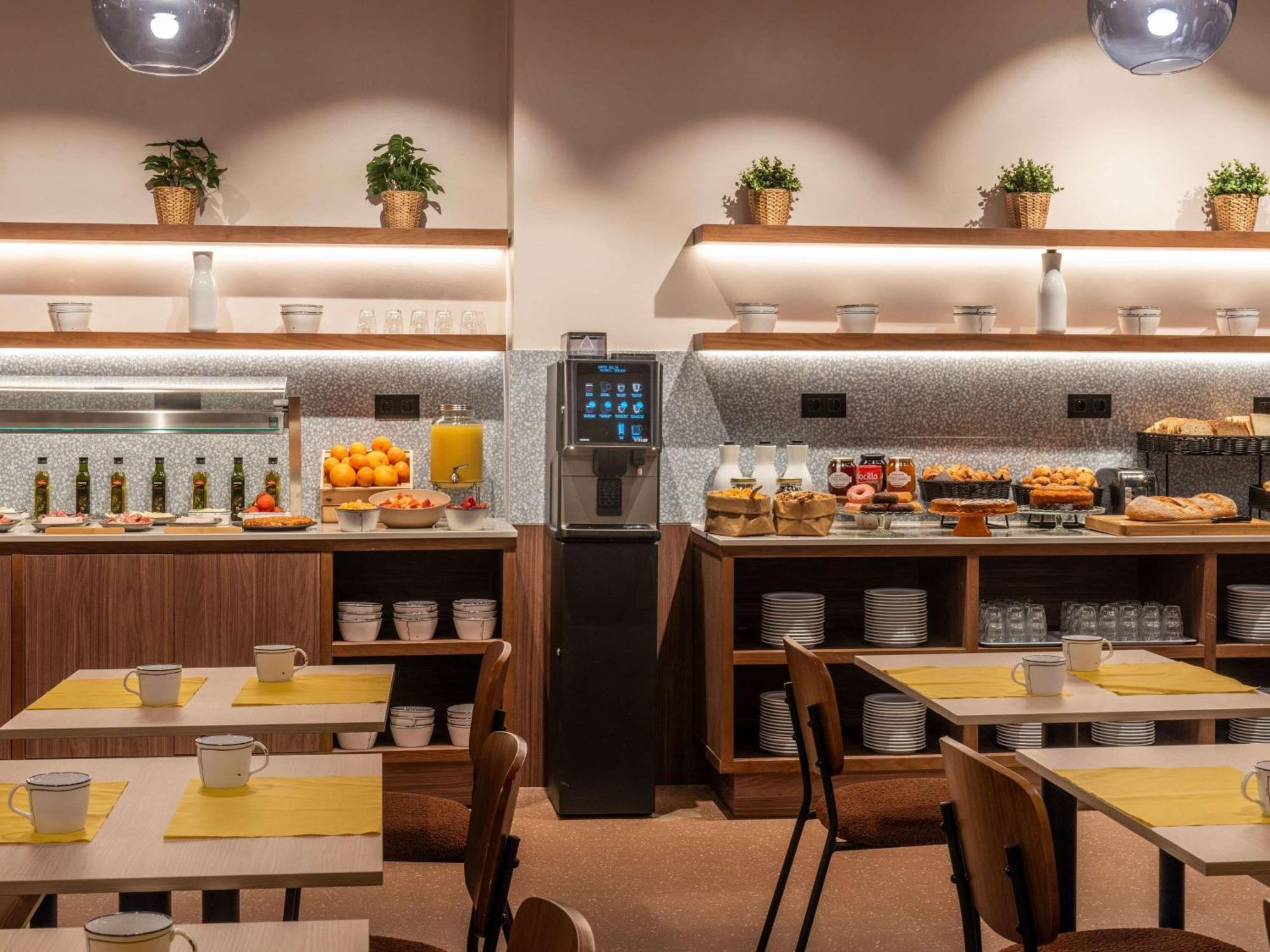 Ibis Styles Zaragoza Ramiro I Hotel Bagian luar foto